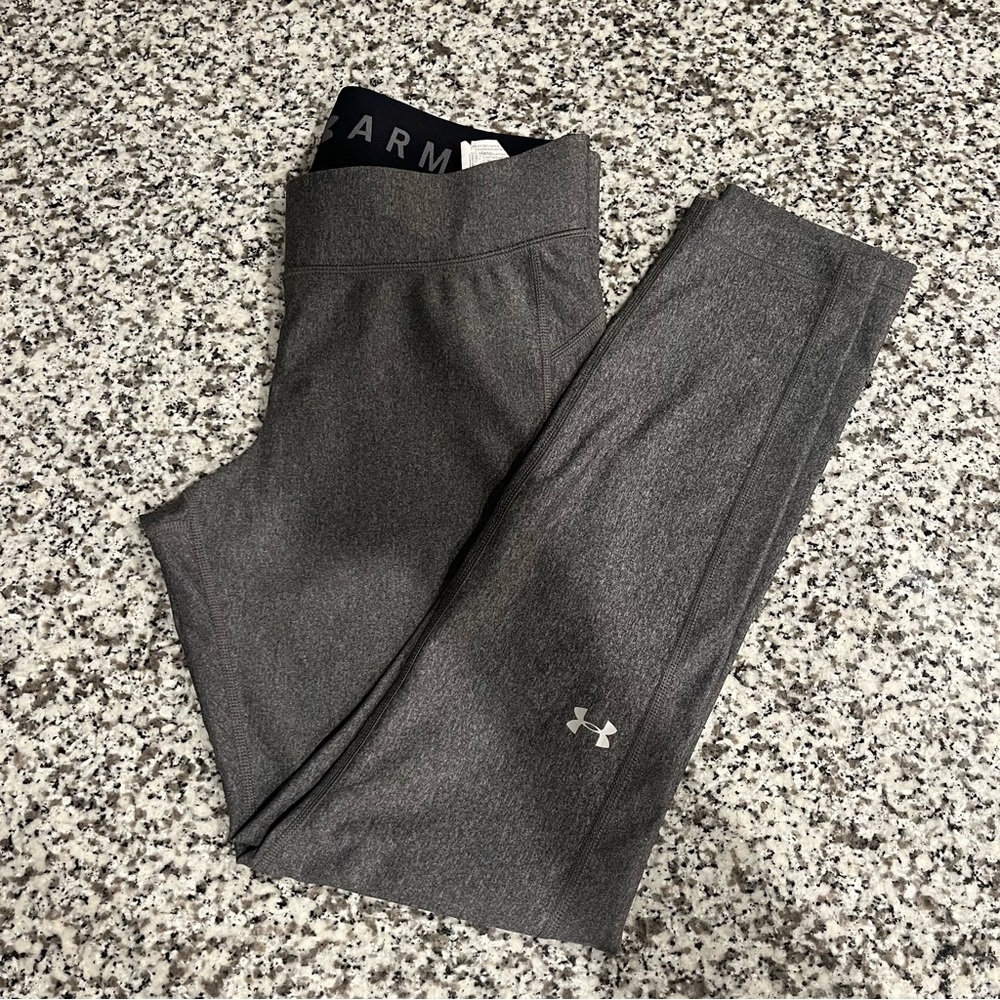 Under Armour Gray HeatGear Short Leggings Large